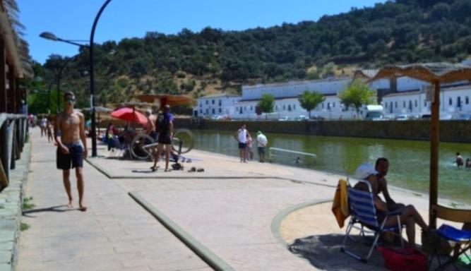 Huéznar Rural Hostal San Nicolás del Puerto Exterior foto